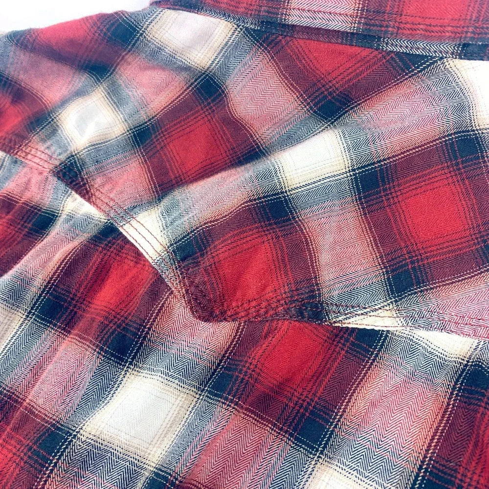 Banana Republic Tailoered Slim Fit Pearl Snap LS Sz L Red‎ Black Plaid Western